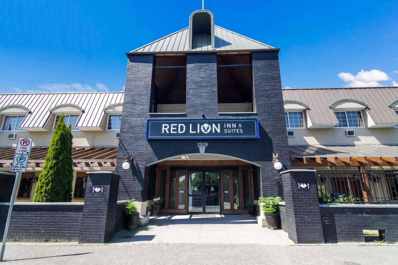 Red Lion Inn & Suites Абботсфорд Экстерьер фото